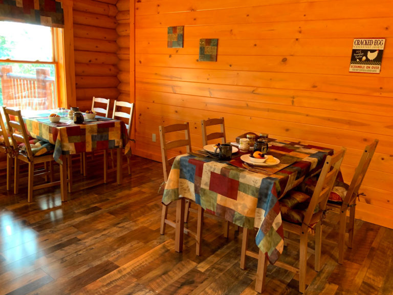 Homepage Loop Dining Room 1 768x576