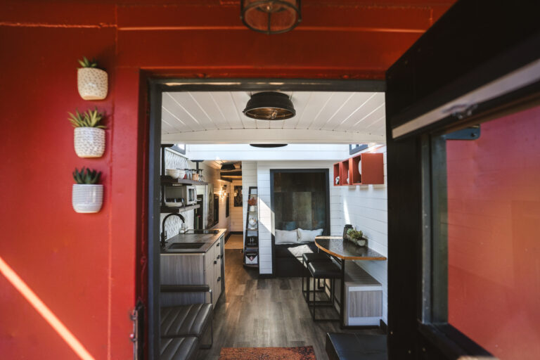 LittleRed 002 768x512