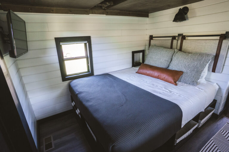 LittleRed 011 768x512