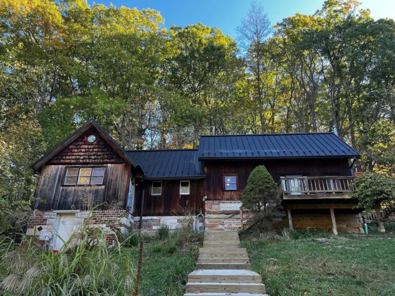 Cabin Front  768x576